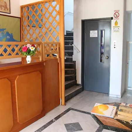 阿哥雷里斯公寓酒店