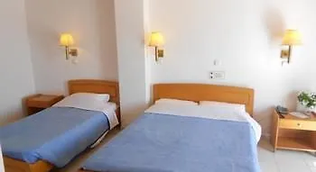 阿哥雷里斯公寓酒店 3*